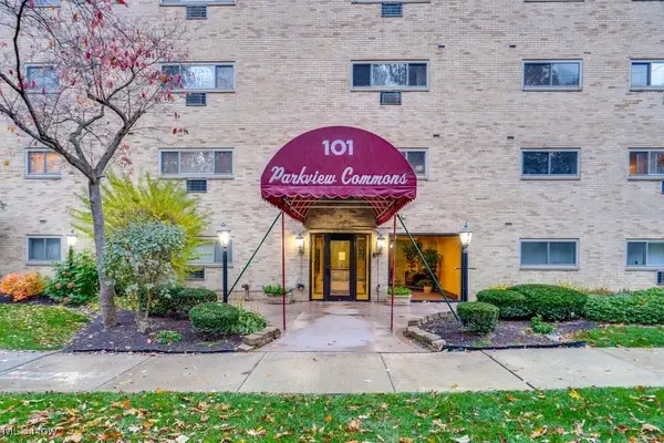 101 S Rocky River Drive #401, Berea, OH 44017