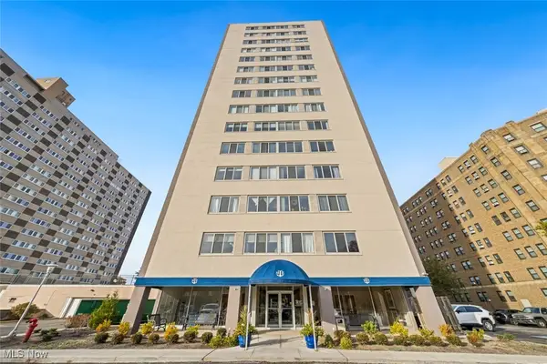 12520 Edgewater Drive #608, Lakewood, OH 44107