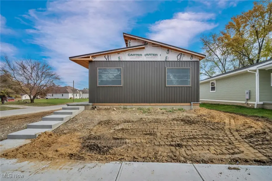 455 S Van Buren Avenue, Barberton, OH 44203 - Image #3