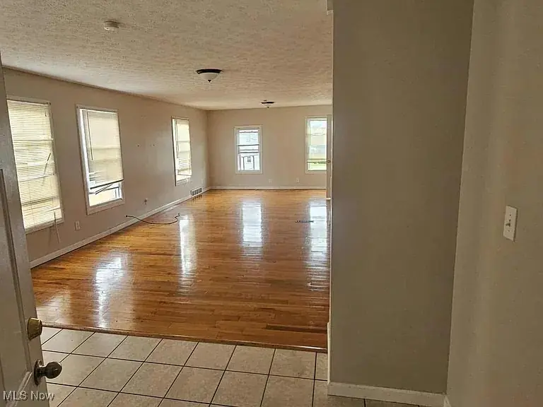 3946 E 54th Street, Newburgh Heights, OH 44105 - Image #3