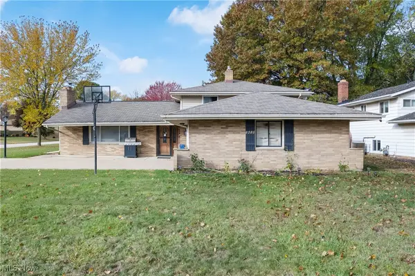 5658 N Circle View Drive, Seven Hills, OH 44131