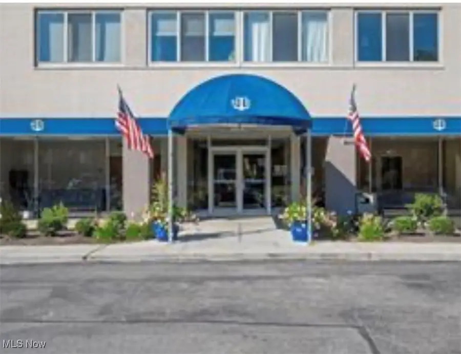 12520 Edgewater Drive #602, Lakewood, OH 44107 - Image #2