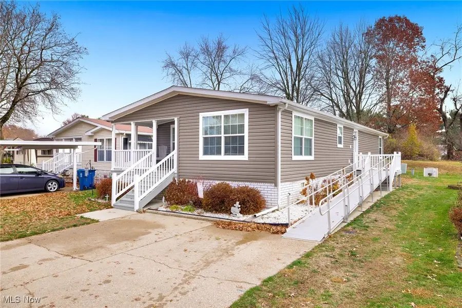 32 C Sw Street, Navarre, OH 44662 - Image #2