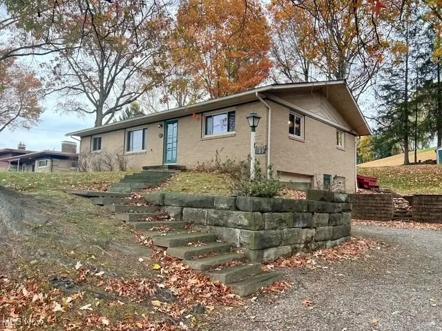 185 Wabash Nw Avenue, New Philadelphia, OH 44663 - Image #1