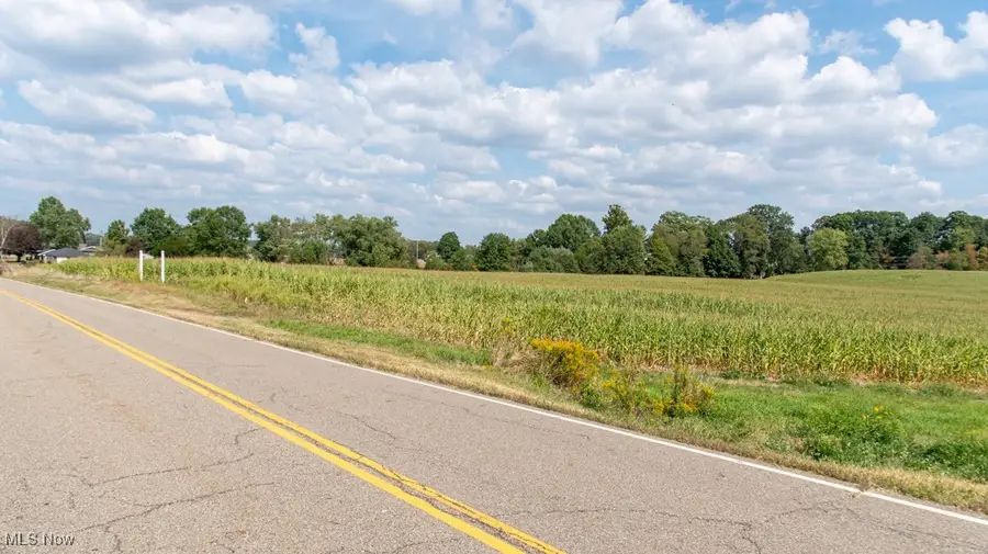 Crystal Lake Nw Avenue, Canal Fulton, OH 44614 - Image #2