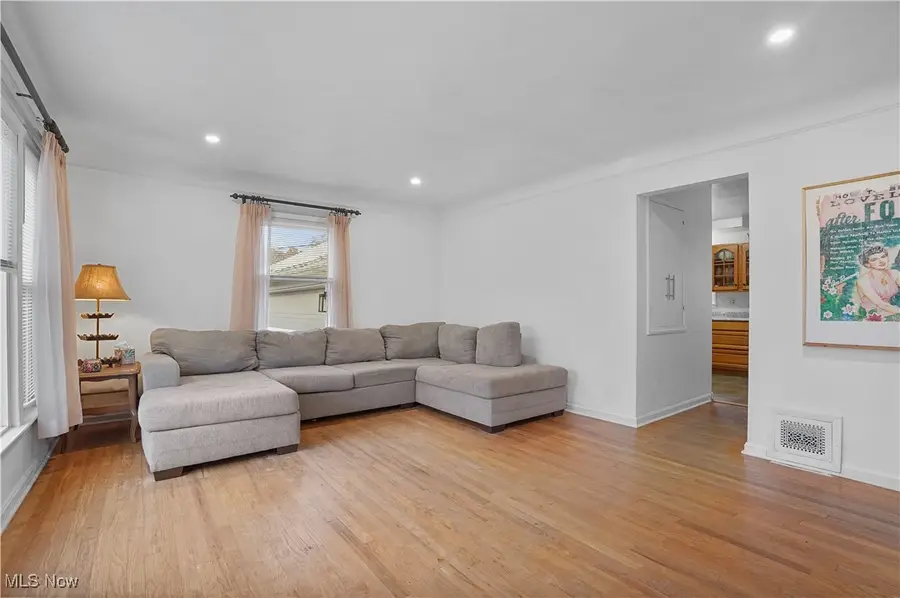 550 E 288th Street, Willowick, OH 44095 - Image #2