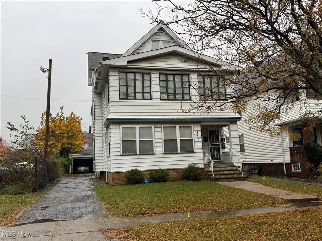 817 Helmsdale Road, Cleveland Heights, OH 44112 - Image #1