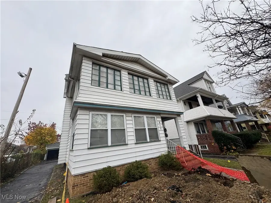 817 Helmsdale Road, Cleveland Heights, OH 44112 - Image #2