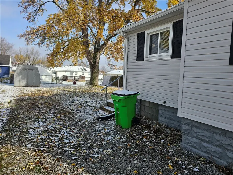 1081 Stratford Street, Barberton, OH 44203 - Image #2