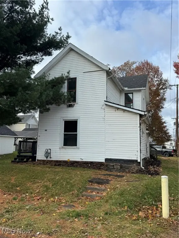 123 S 12th Street, Coshocton, OH 43812