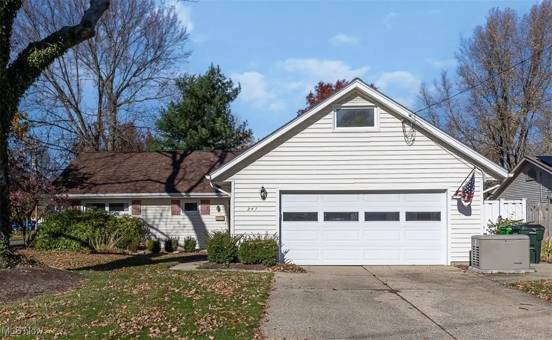 243 Edgewood Drive, Berea, OH 44017 - Image #1