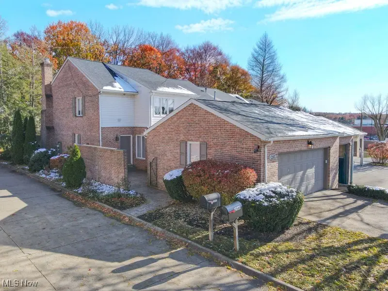 2592 Falmouth Road, Fairlawn, OH 44333 - Image #1