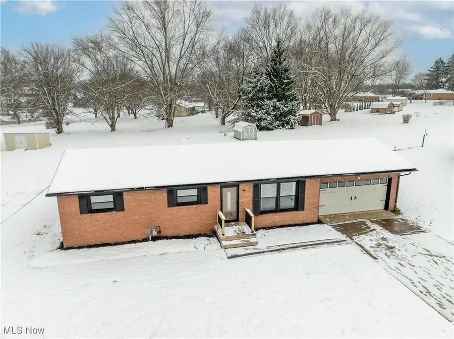 4696 Hurless Sw Drive, Canton, OH 44706 - Image #2