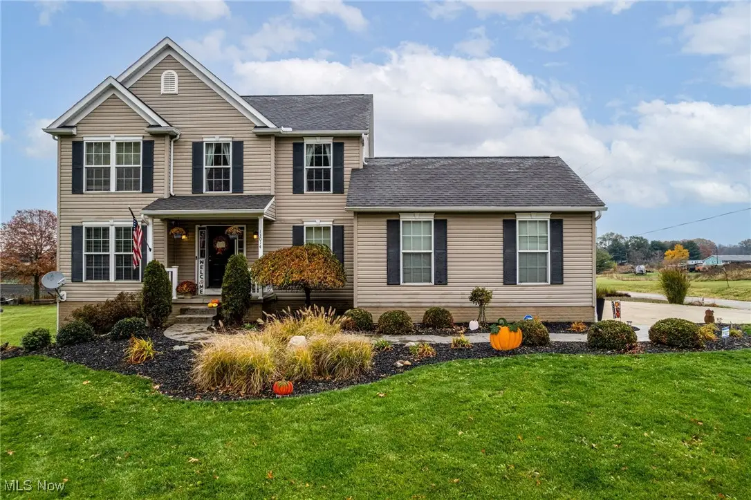 13014 Duquette Ne Avenue, Hartville, OH 44632 - Image #1