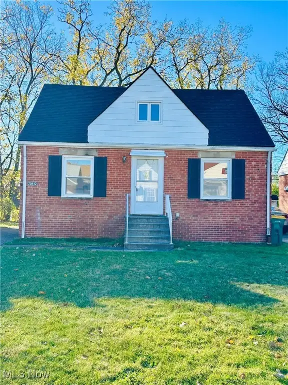 20510 Mountville Drive, Maple Heights, OH 44137