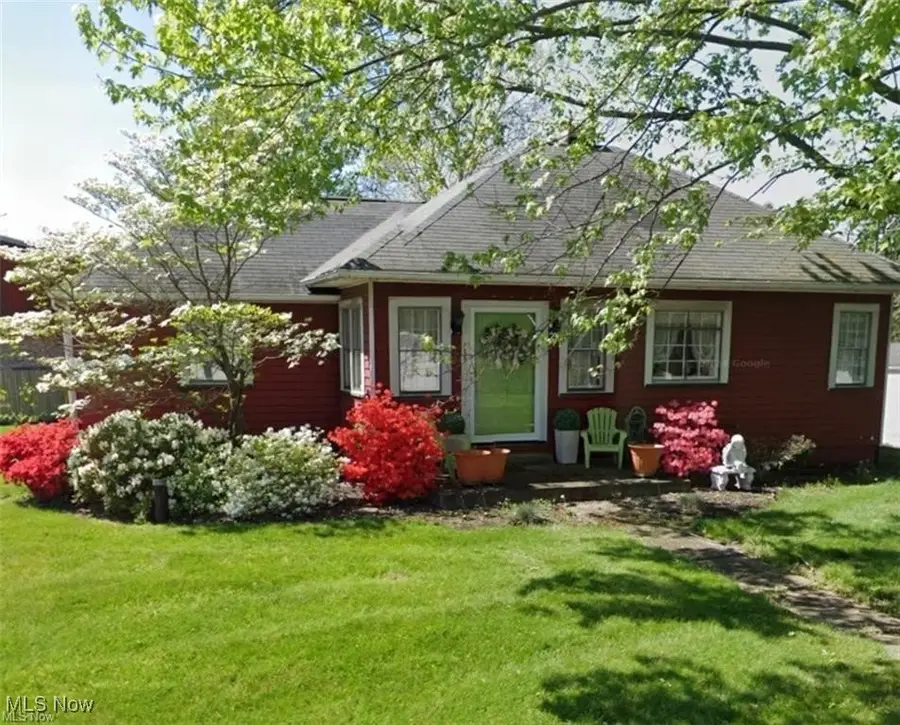 215 Lake Ne Avenue, Hartville, OH 44632 - Image #2