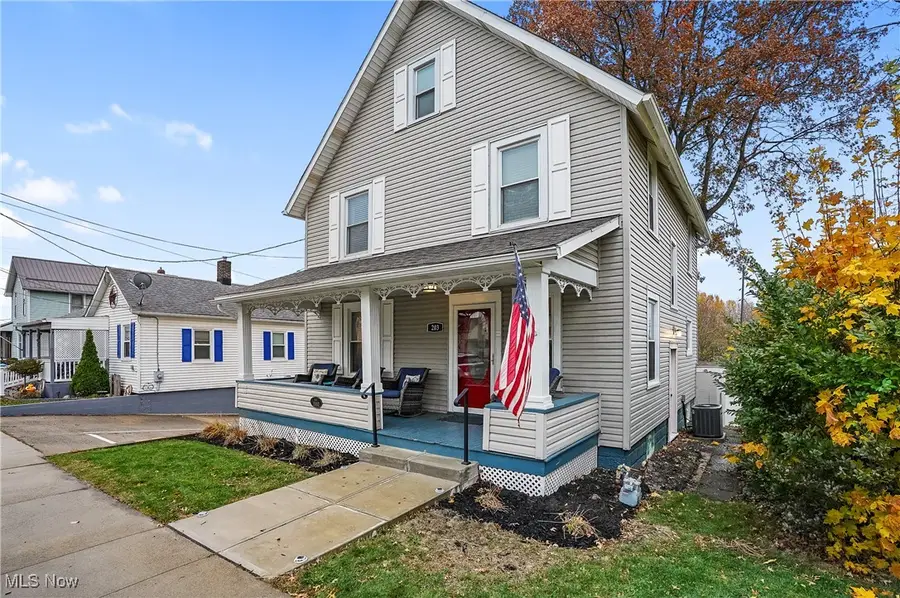 203 N Prospect Avenue, Hartville, OH 44632 - Image #2