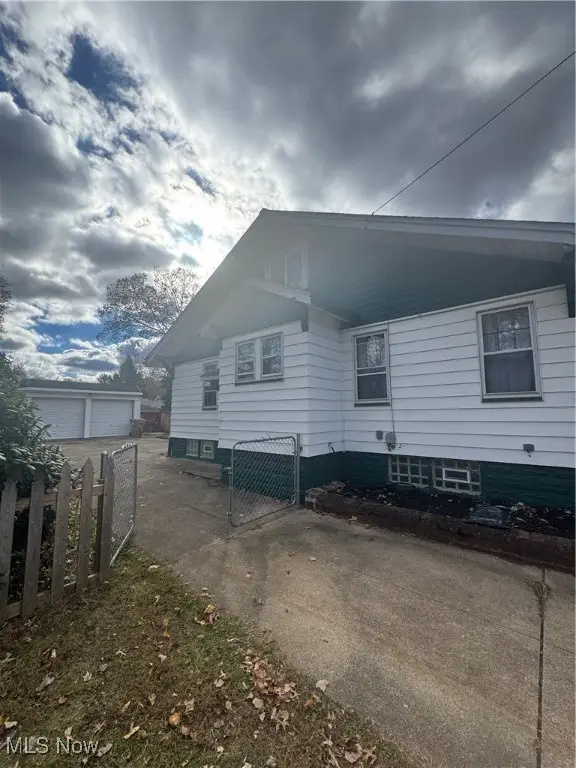 800 Viewpoint Avenue, Cuyahoga Falls, OH 44221 - Image #2