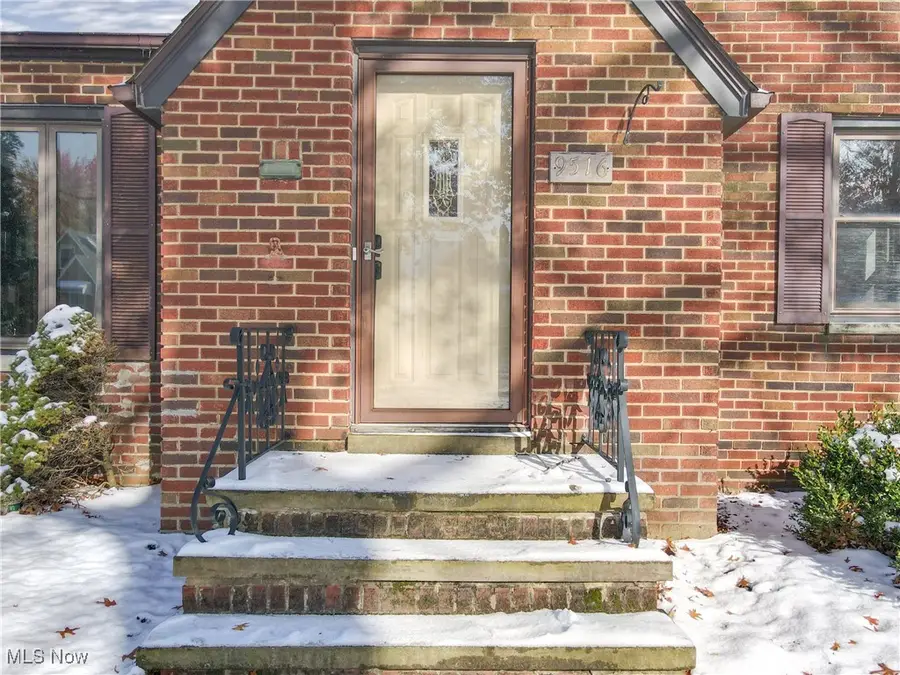 9516 Elsmere Drive, Parma, OH 44130 - Image #3