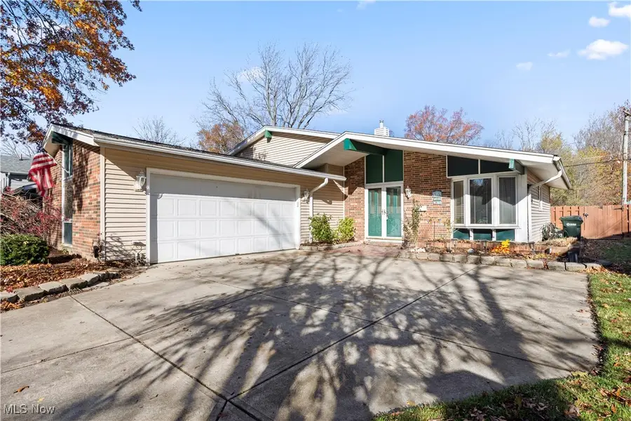 26700 Redwood Drive, Olmsted Falls, OH 44138 - Image #2