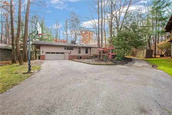 711 Cross Creek Oval, Aurora, OH 44202