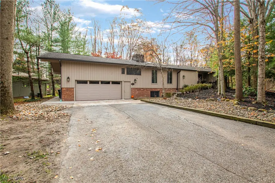 711 Cross Creek Oval, Aurora, OH 44202 - Image #2