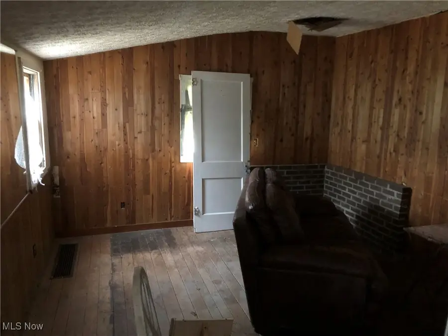 1123 N Hametown Road, Akron, OH 44333 - Image #2