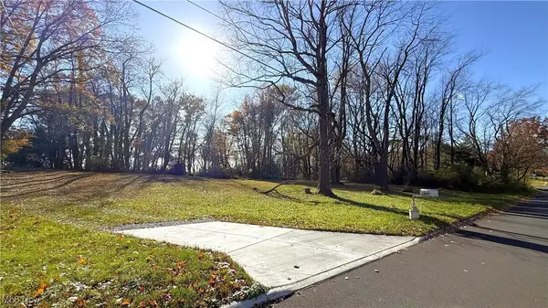 Connecticut Se Avenue, Massillon, OH 44646