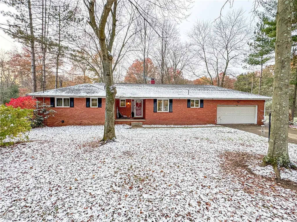 256 Warner Road, Hubbard, OH 44425 - Image #1