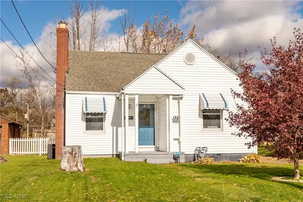 1321 Warrick Ne Place, Canton, OH 44714