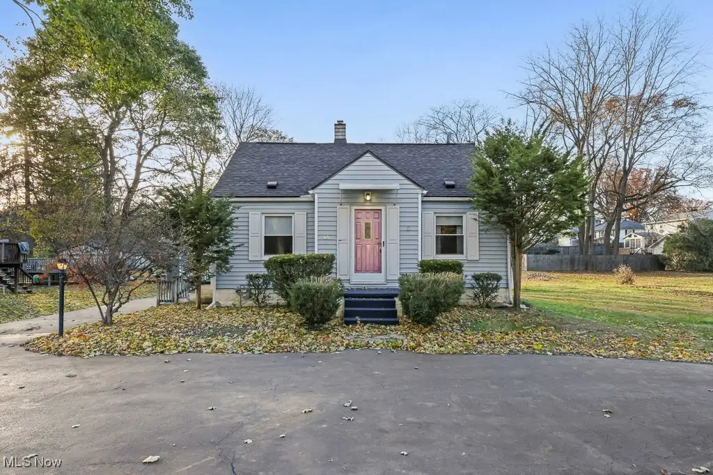 406 S Cleveland Avenue, Mogadore, OH 44260 - Image #1