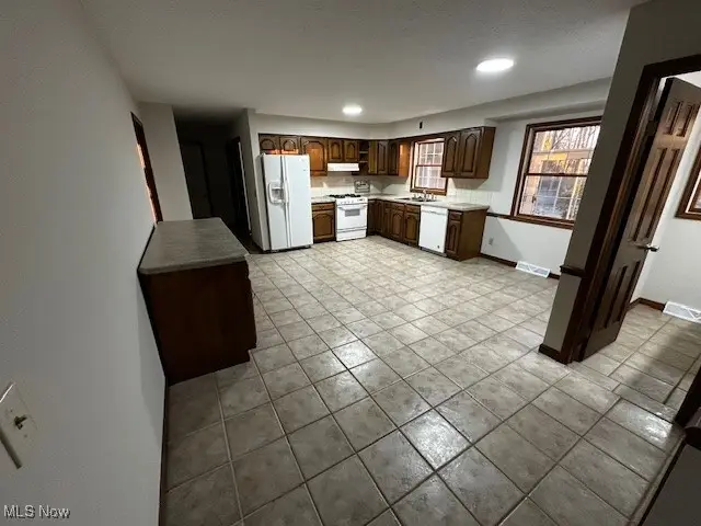 13356 Mogadore Nw Avenue, Uniontown, OH 44685 - Image #3