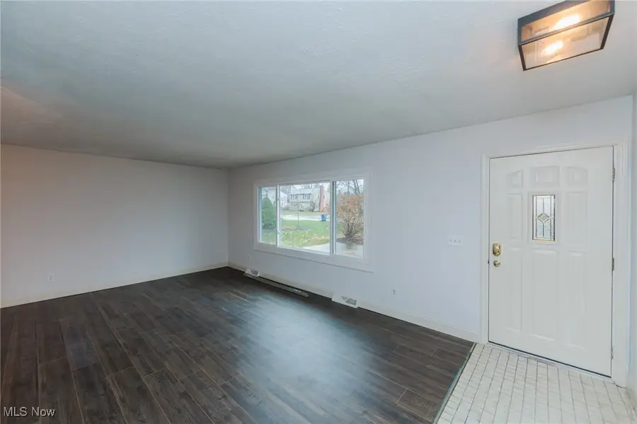 28013 Knickerbocker Road, Bay Village, OH 44140 - Image #3