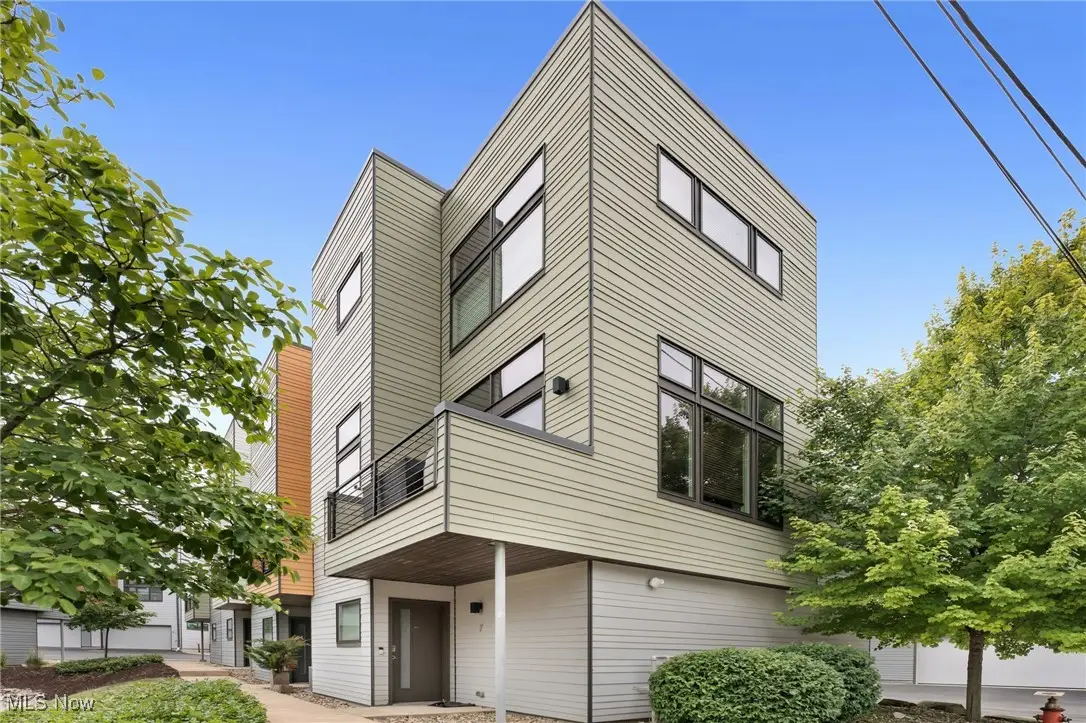 18875 Riversouth Terrace #7, Fairview Park, OH 44126 - Image #1