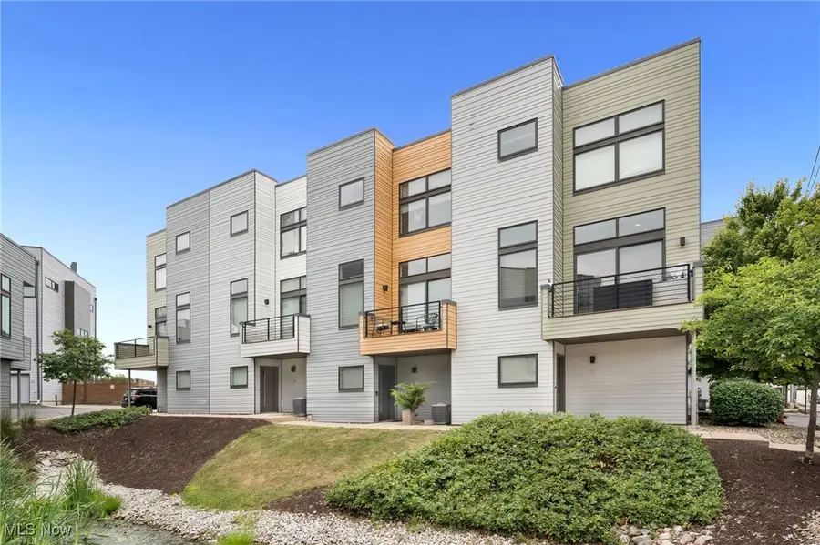 18875 Riversouth Terrace #7, Fairview Park, OH 44126 - Image #3