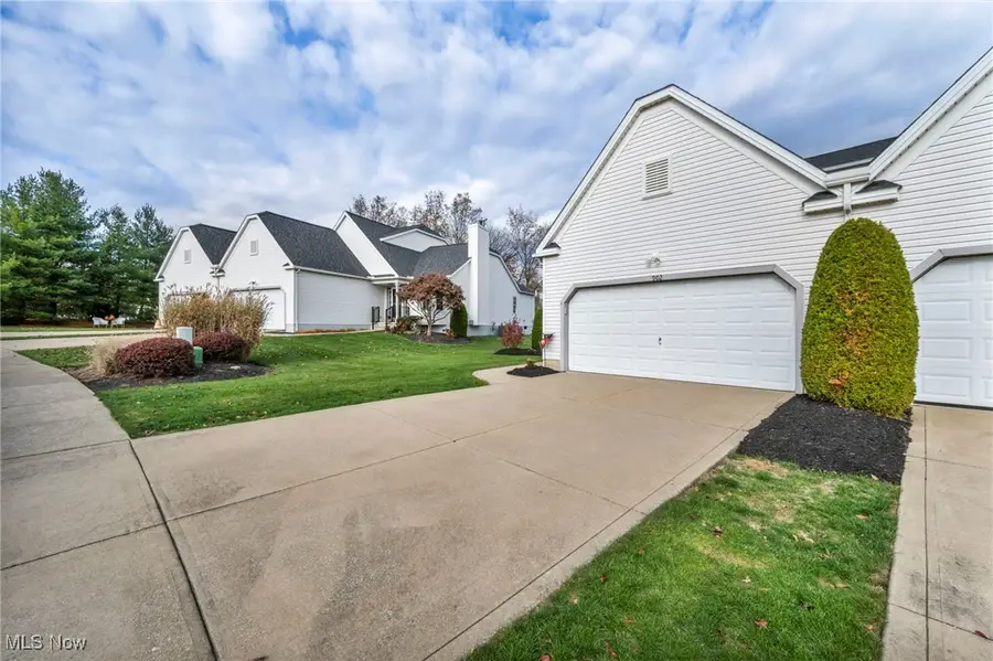 902 Devonwood Drive, Wadsworth, OH 44281 - Image #2