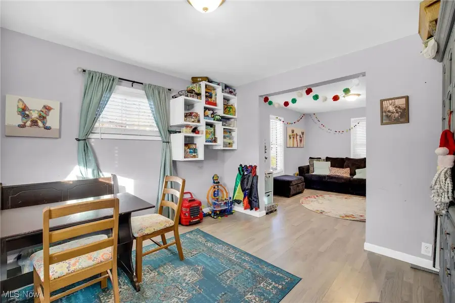 986 Shannon Avenue, Barberton, OH 44203 - Image #3