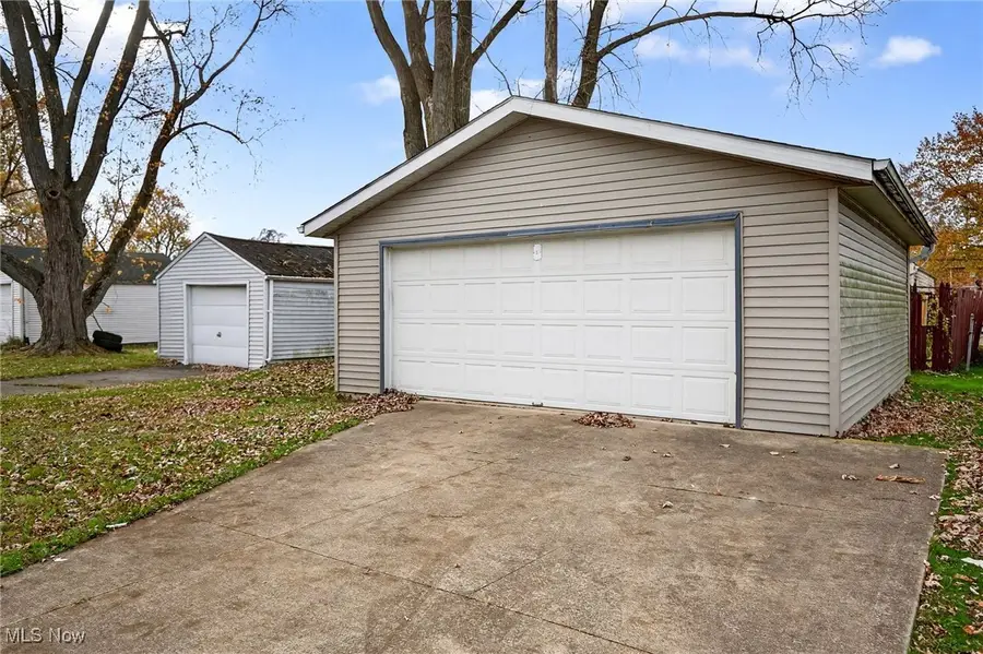 228 Hayes Avenue, Elyria, OH 44035 - Image #3