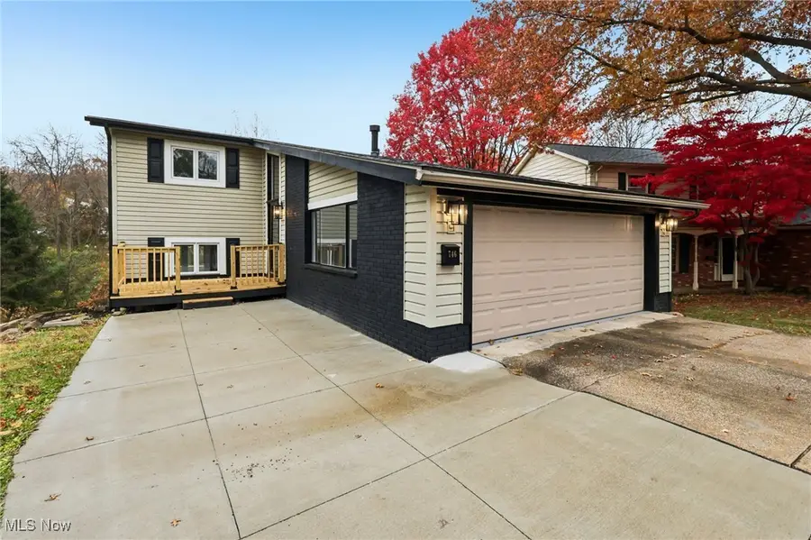 746 Cliffside Circle, Akron, OH 44313 - Image #2