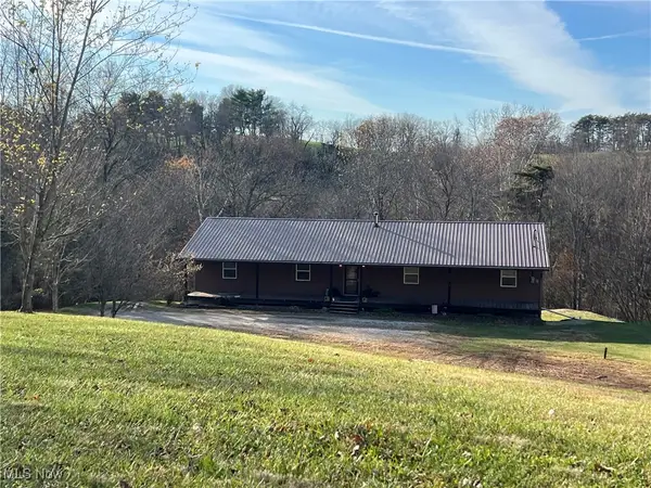 2567 State Route 555, Little Hocking, OH 45742