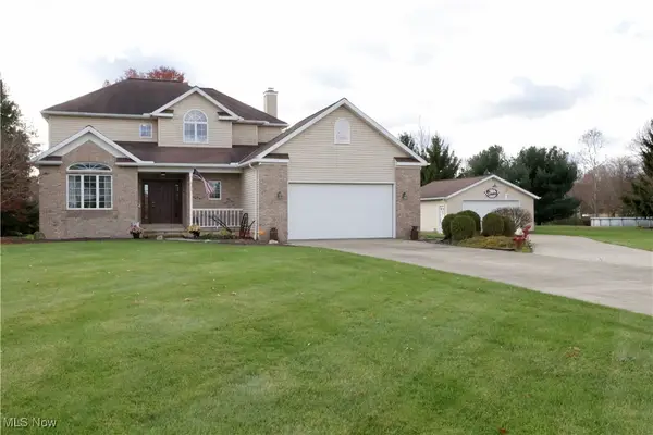38627 Bear Creek Drive, Grafton, OH 44044