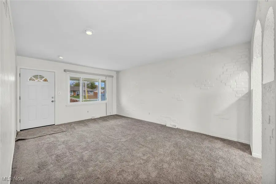 361 Chestnut Drive, Berea, OH 44017 - Image #3