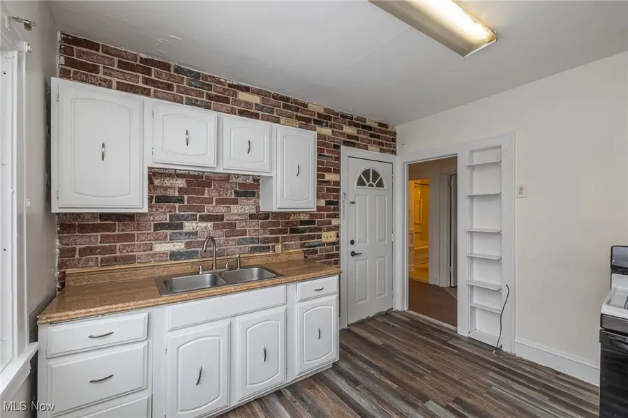 6003 Snow Road, Parma, OH 44129 - Image #2