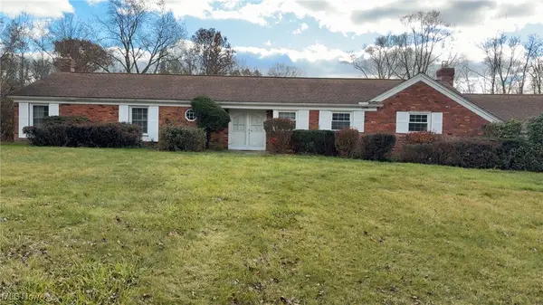 28000 S Woodland Road, Pepper Pike, OH 44124