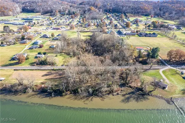 Powell Riverfront Road, St Marys, WV 26170