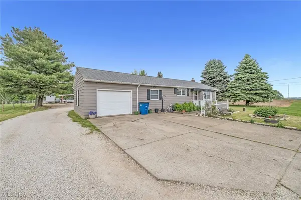 6395 Easton Ne Street, Louisville, OH 44641