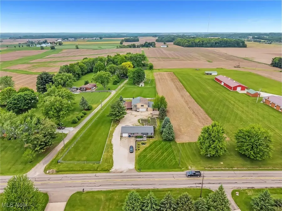 6395 Easton Ne Street, Louisville, OH 44641 - Image #2