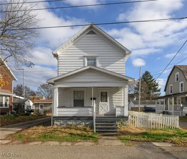 219 5th Nw Drive, New Philadelphia, OH 44663