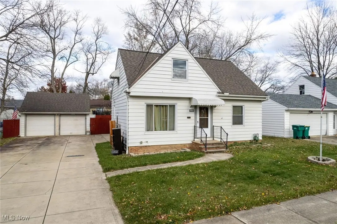 16201 Woodbrook Avenue, Maple Heights, OH 44137 - Image #1