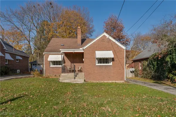 30 Upland Avenue, Youngstown, OH 44505